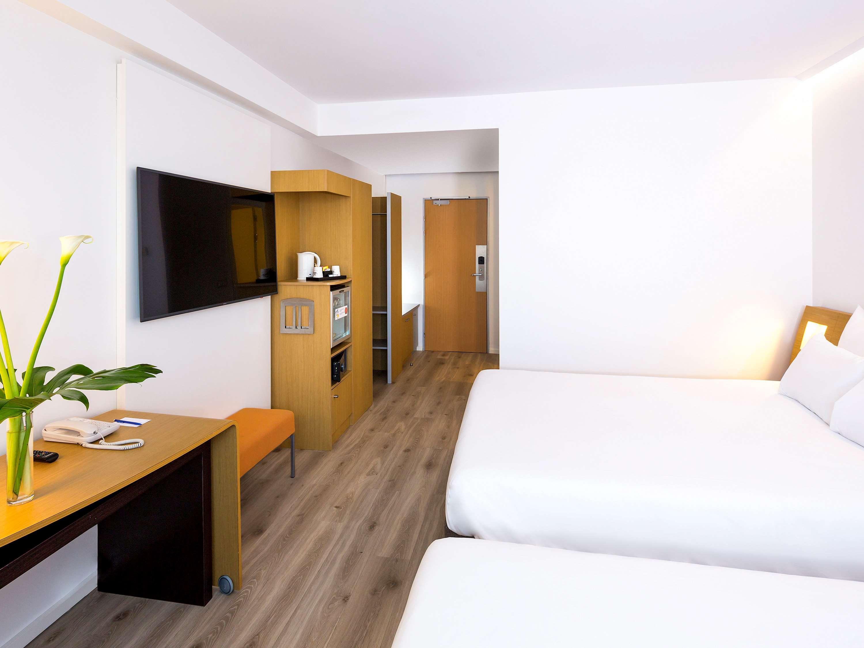 Novotel Sevilla Bagian luar foto