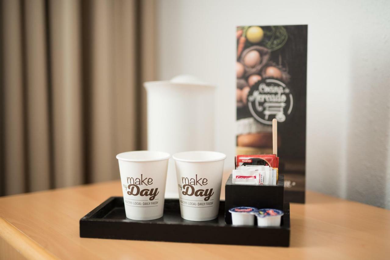 Novotel Sevilla Bagian luar foto